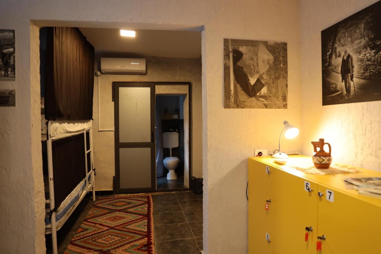 טיראנה Hoja Hostel מראה חיצוני תמונה